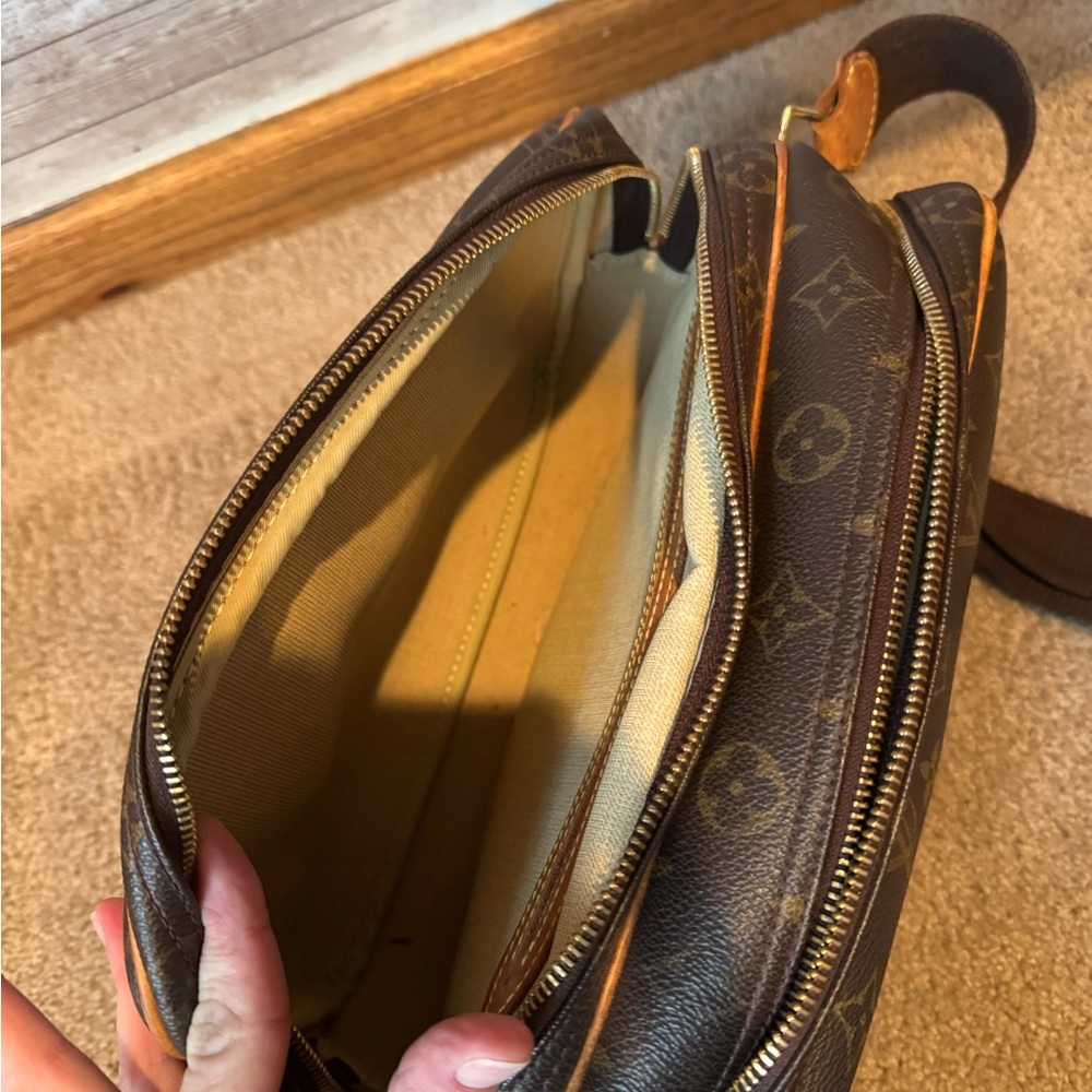 Authentic Louis Vuitton Monogram Reporter PM Crossbody Messenger Bag - Picture 13 of 13